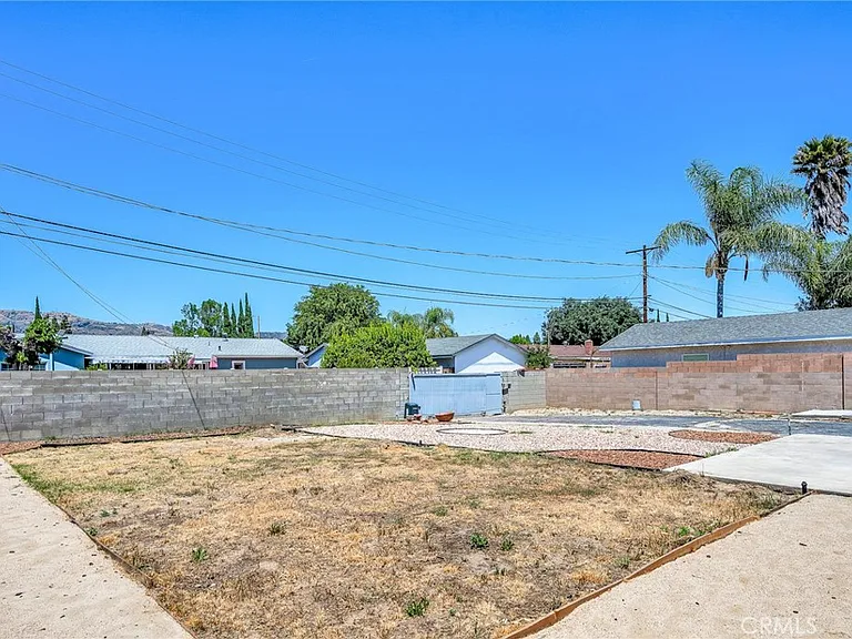 20431 Lassen St — Photo 15