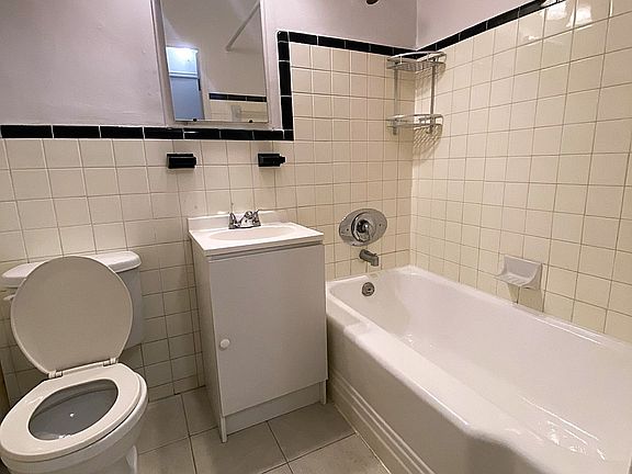 5th image of 9 Elmsdale Rd #209