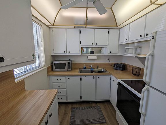 5th image of 2102 Lake Osborne Dr APT 4