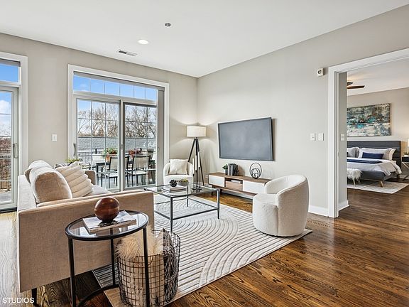5th image of 3844 N Ashland Ave Unit 46