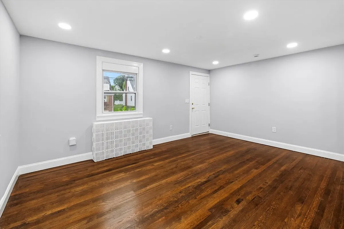 2 bed, 1.5 bath, $3,000 — Photo 4