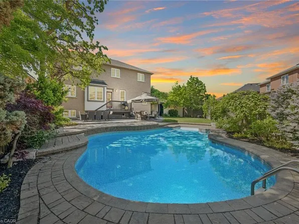 2283 Briargrove Cir, Oakville, ON L6M 5A5