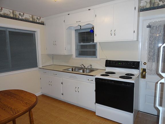 Kitchen 9' x 12'