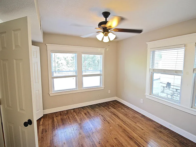 2803 Charlotte St #1S — Photo 9