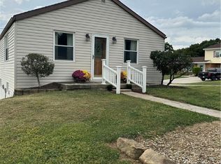 83 Aberdeen Rd, Chester, WV 26034