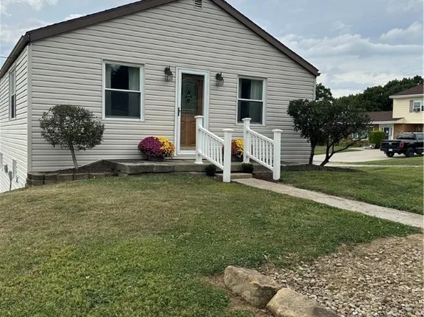 83 Aberdeen Rd, Chester, WV 26034