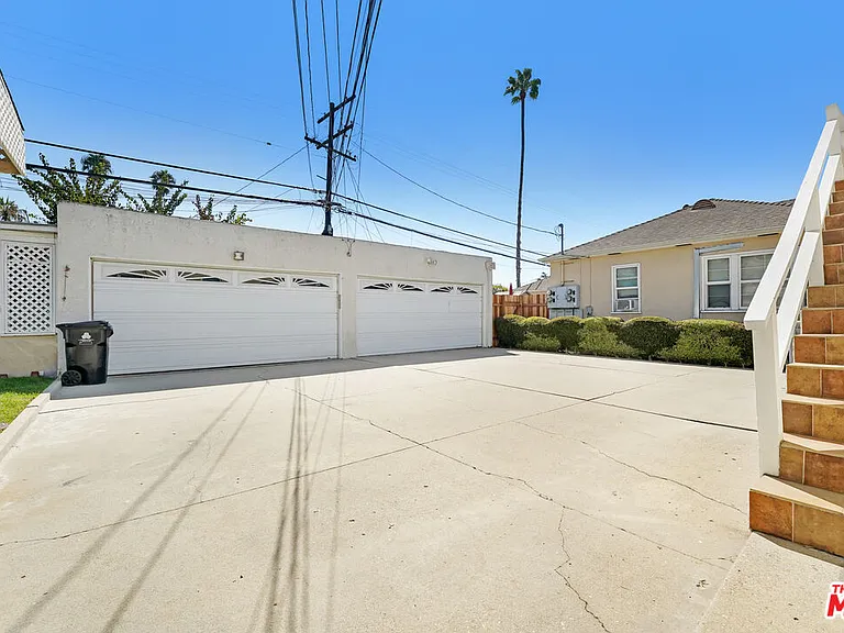1428 S Genesee Ave — Photo 4