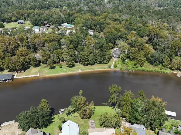 40 Cabell St #A, Denham Springs, LA 70726