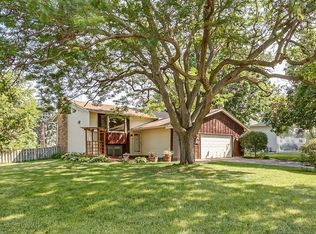 16389 Finch Way W, Rosemount, MN 55068