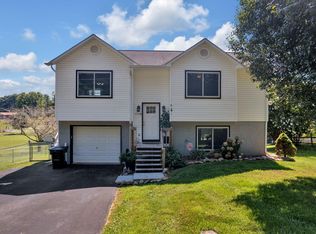 672 Riverside Rd, Bluff City, TN 37618