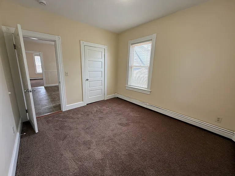 289 Cottage St #3L — Photo 2