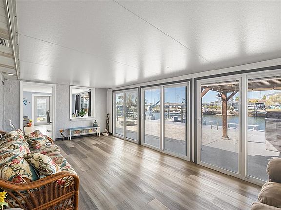 4th image of 12809 4th Isle