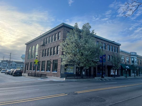 540 N Milwaukee Ave #304