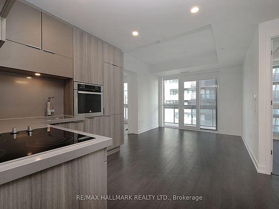 4th image of 39 Roehampton Ave #1407