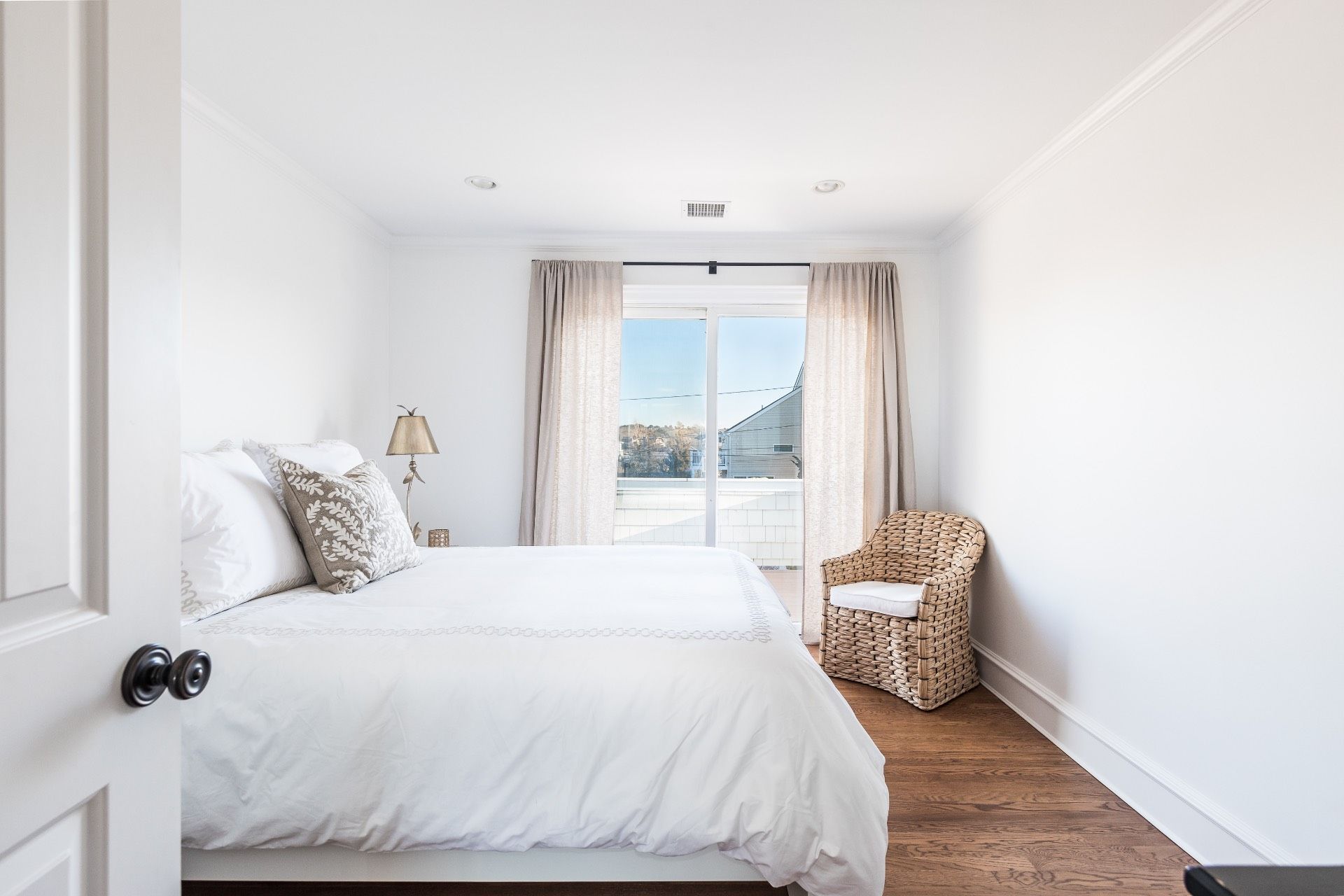 19 Sandgate Ln, Southampton, NY 11968 Out East