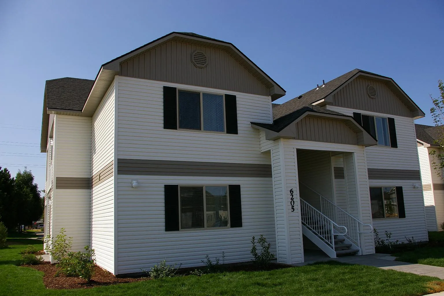 2 bed, 980 sqft, $1,565 — Photo 1
