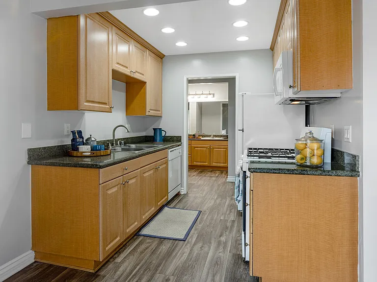 Timbers Apartments, El Toro — Photo 6