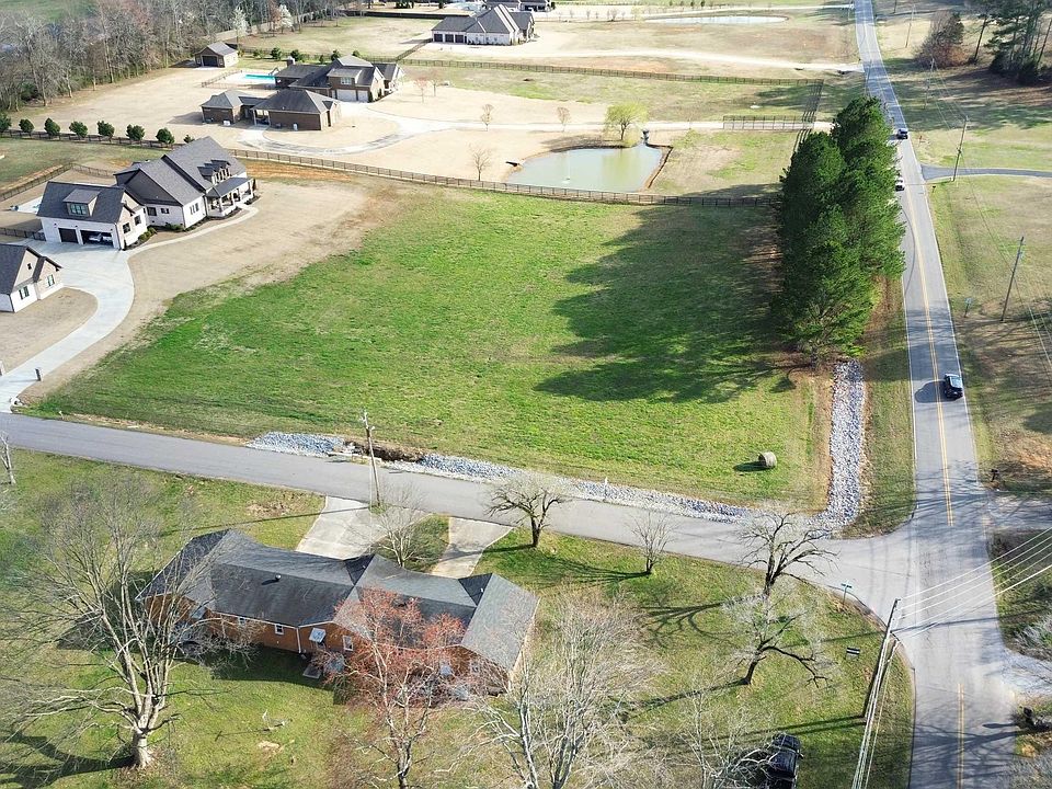 1st image of 115 Miller Ln