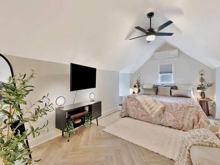 427 N Battin Ave — Photo 63