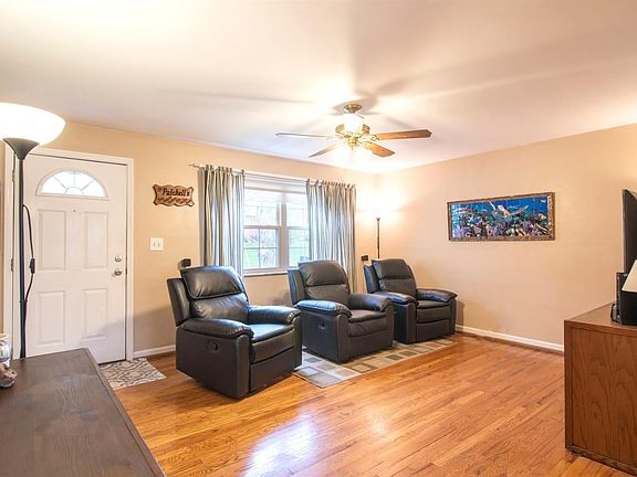 5th image of 3310 Harry Lee Ln