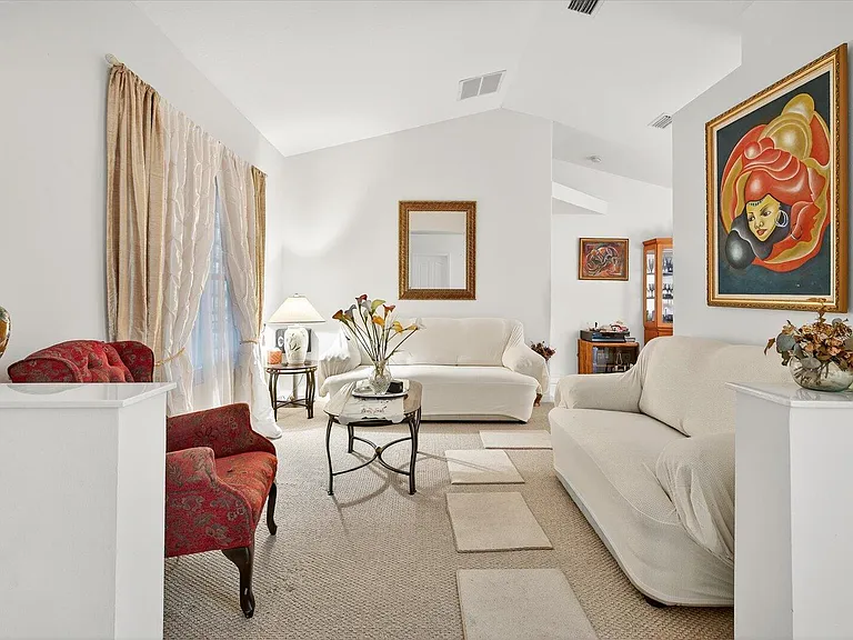 1058 SW Locke Ave — Photo 6