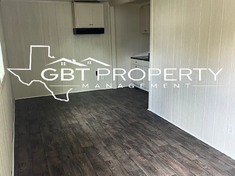 LPP - 428 S. Fredonia St. — Photo 20