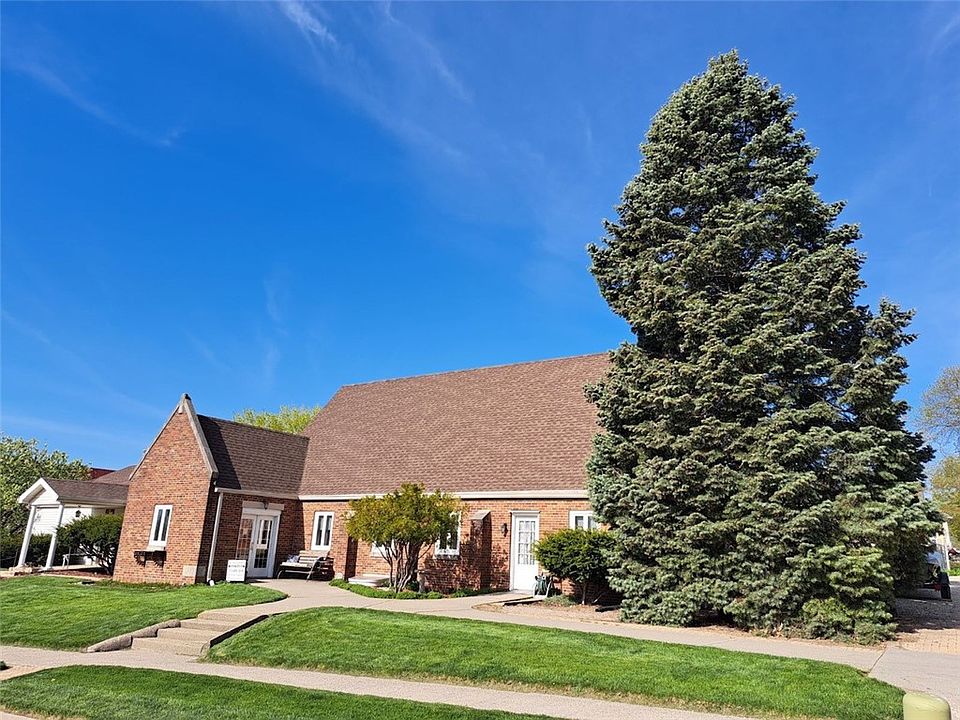 218 S 2nd Ave, Winterset, IA 50273 Zillow