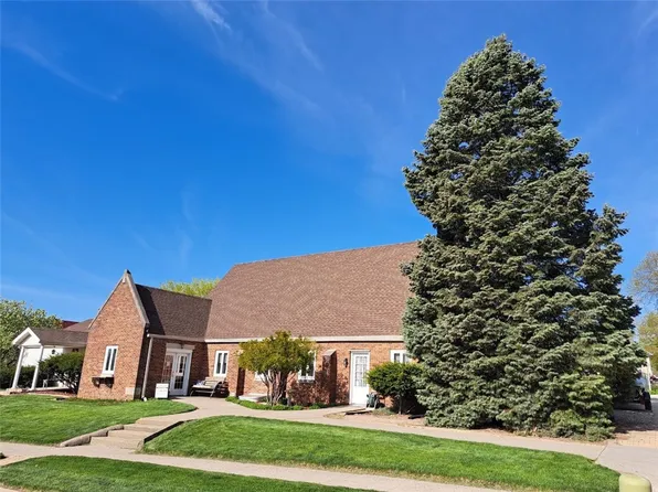 218 S 2nd Ave, Winterset, IA 50273