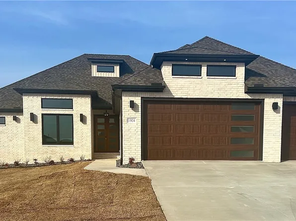 1904 Crump St, Pea Ridge, AR 72751