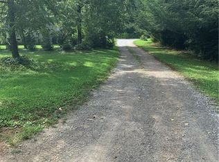 32 Boxwood Hill Ln, Flat Rock, NC 28731