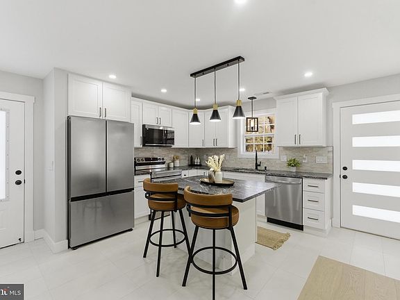 3rd image of 5218 Nick Rd