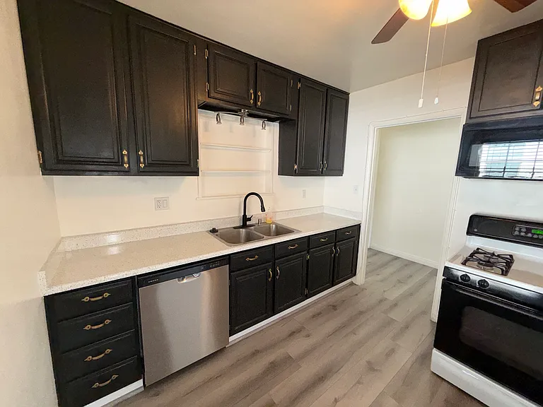 25539 Lane St — Photo 6