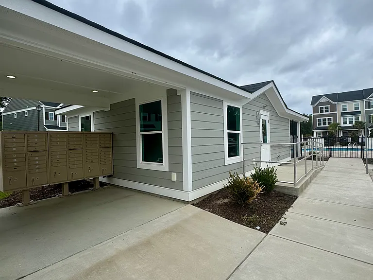 337 Golan Cir #C — Photo 38