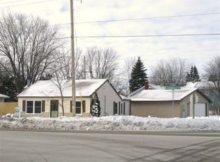 2617 N Lynndale Dr, Appleton, WI 54914