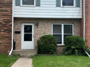 166 S Hillcrest Ave, Kankakee, IL 60901