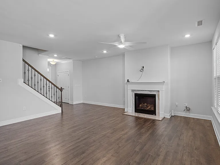 218 Amethyst Way — Photo 5