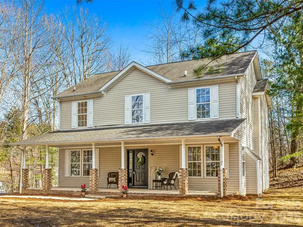 907 Gleason St, Arden, NC 28704