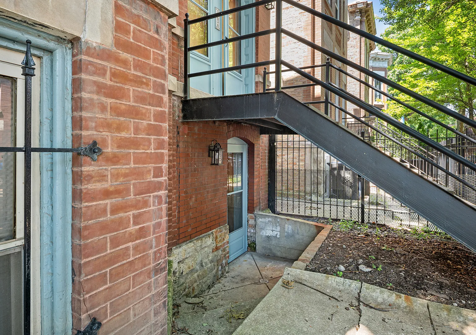 2 bed, 1000 sqft, $2,600 — Photo 2