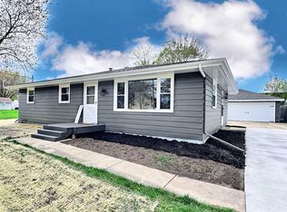 1004 London St, Menasha, WI 54952