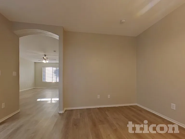 2114 S 114th Ln — Photo 5
