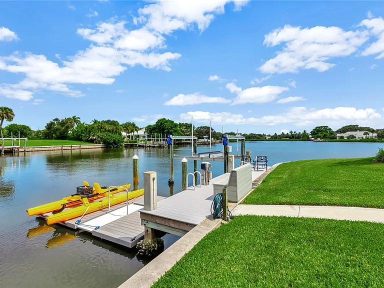 518 River Dr — Photo 28