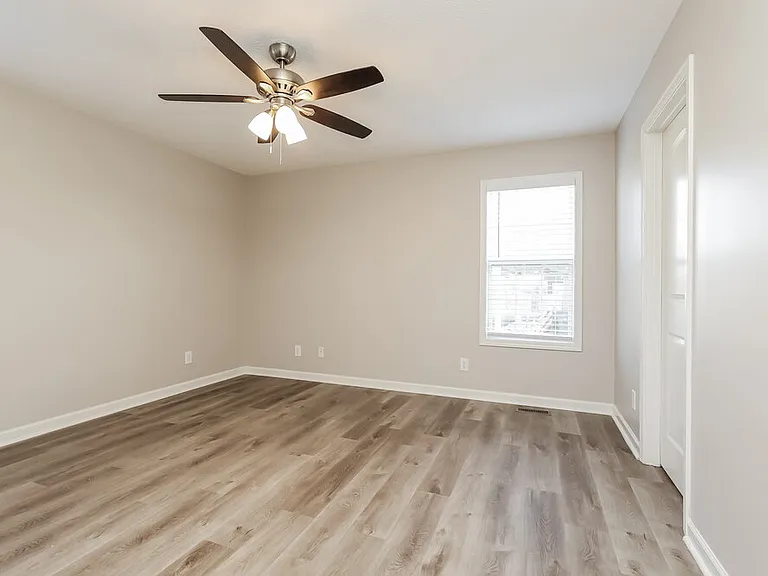 318 Gallop Ln — Photo 9