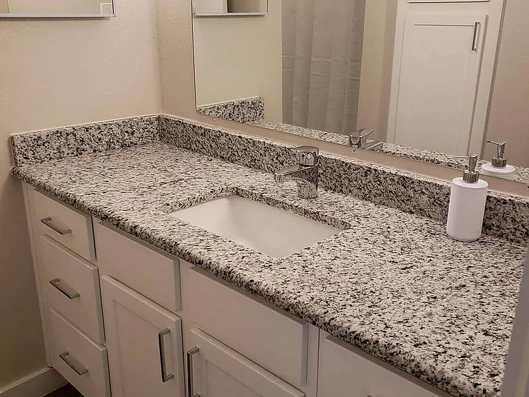 Central Park Apartments — Photo 9