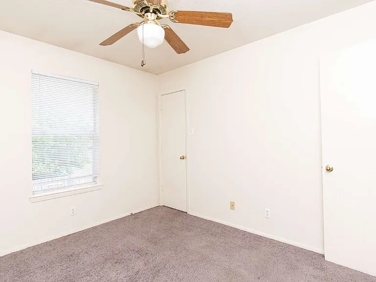 2014 Cedarhill Dr #C — Photo 7