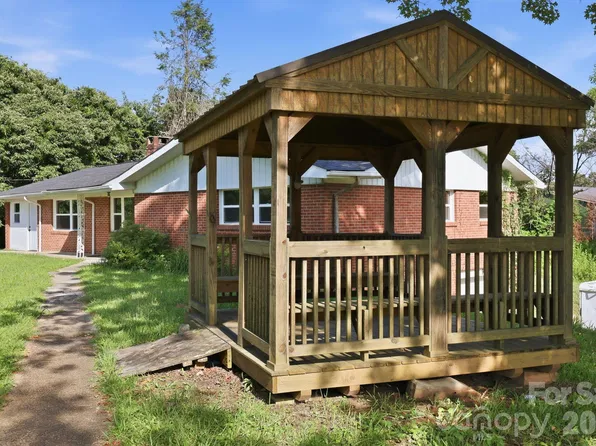 1496 Jenkins Valley Rd, Alexander, NC 28701
