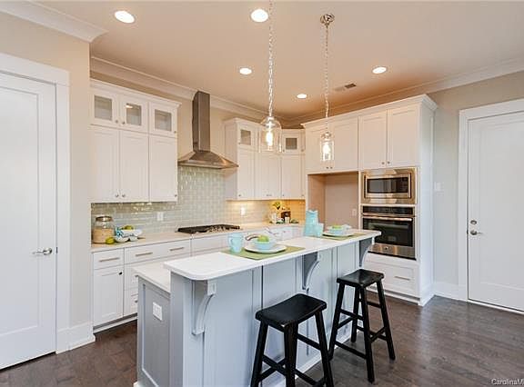 4th image of 118A Mint Ave #901