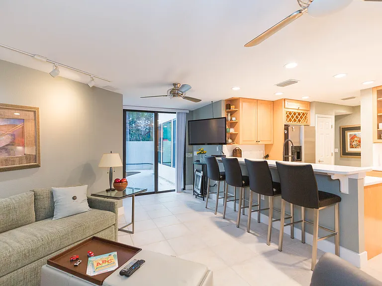 2020 W Dekle Ave #C — Photo 21