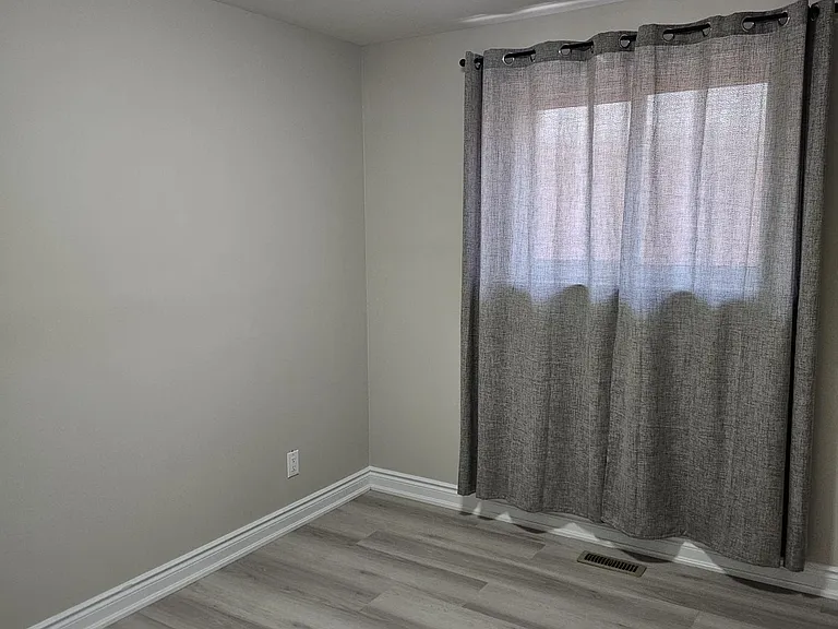 61 Deerfield Cres — Photo 19