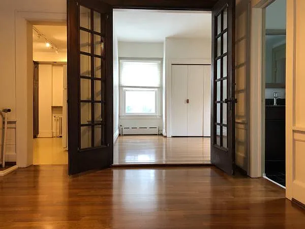 2 bed, 1100 sqft, $1,570 — Photo 2