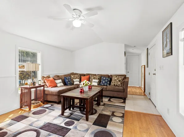 105 Oakview Hwy, East Hampton, NY 11937